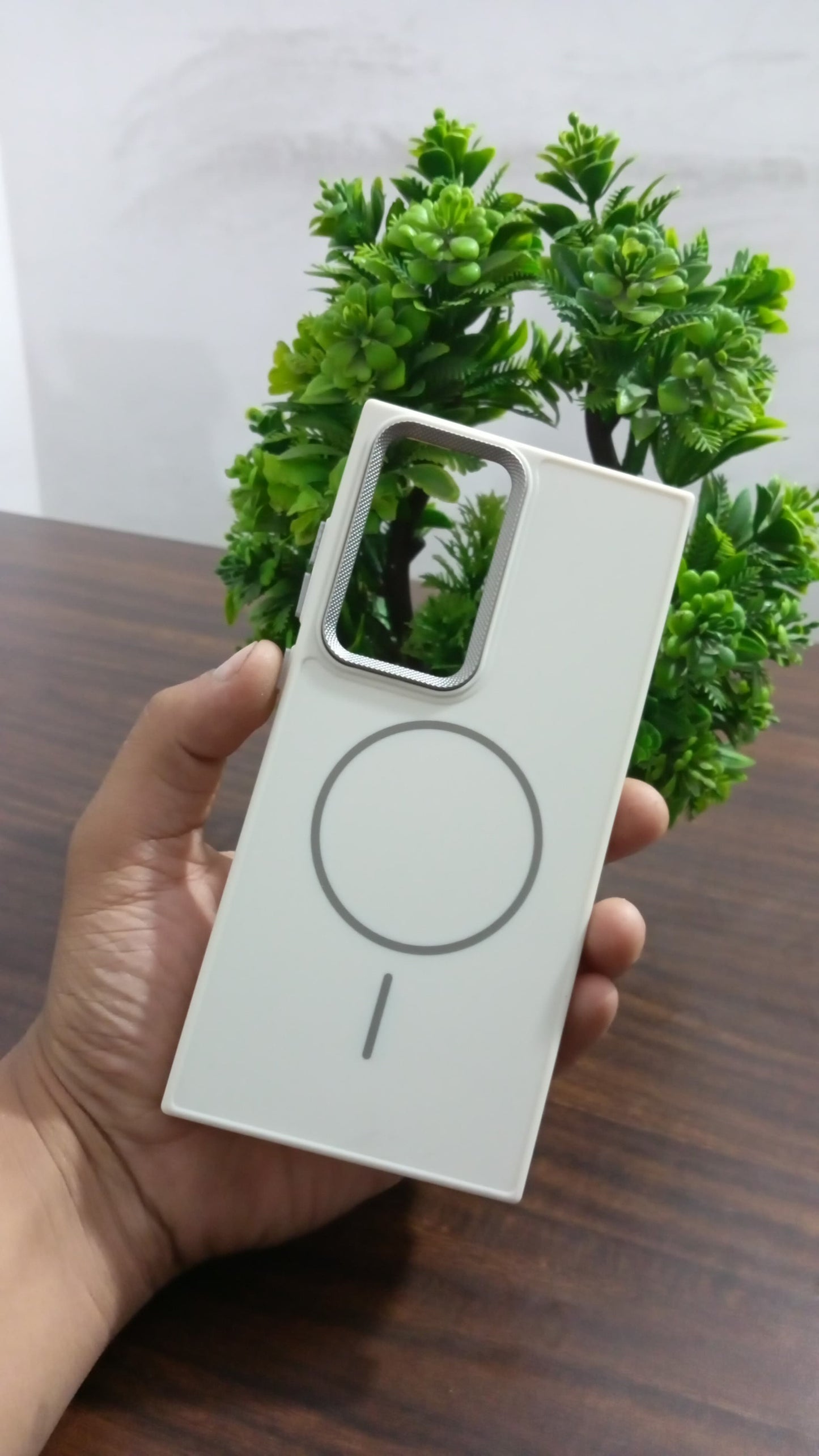 ZEROTO ZR009 | Magnetic Mag-Safe | Spiral Camera Protection Silicone Case